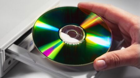 o dia quang Ổ đĩa quang bỗng ‘cháy hàng’ sau khi Windows 10 khai tử