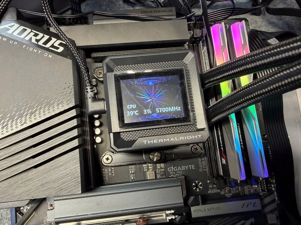 Review Thermalright Frozen Warframe 360 SE Black ARGB H12 Thermalright Frozen Warframe 360 SE ARGB BLACK - AIO CPU Cooler