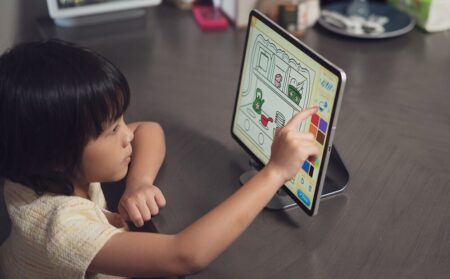 Đề xuất tăng cường quản lý trẻ em trên không gian mạng: Chỉ chơi game 60 phút mỗi ngày, hạn chế tương tác mạng xã hội
